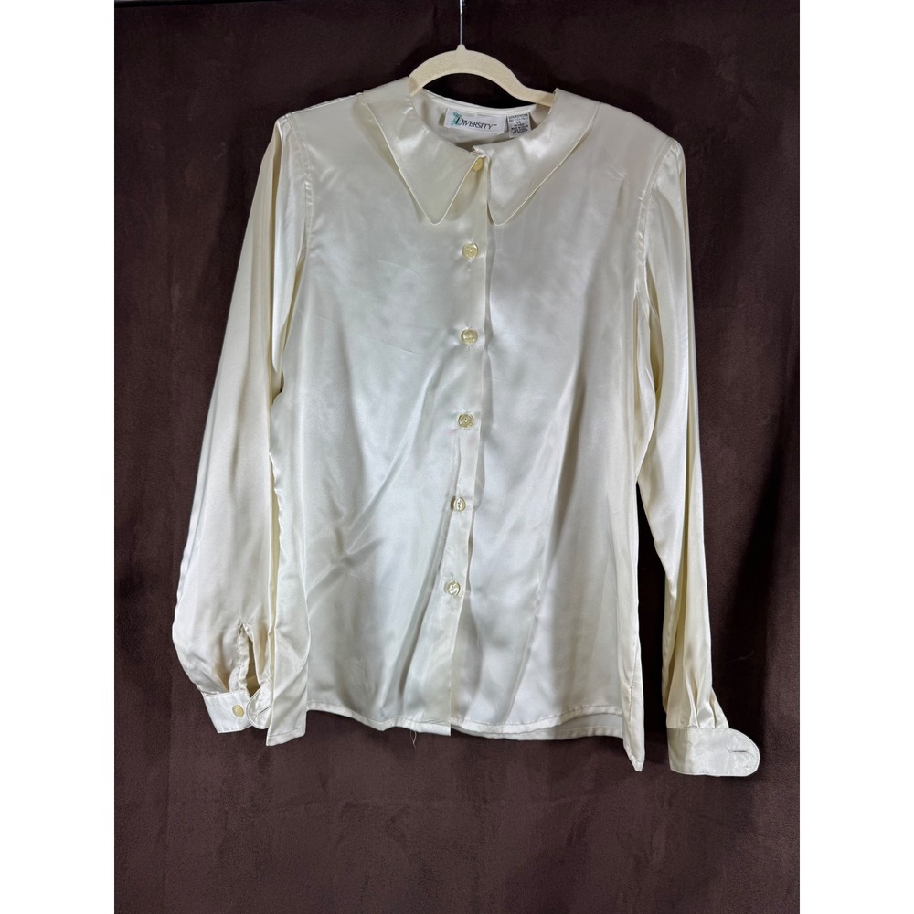 Diversity Women Cream Satin Button Front Blouse Long Sleeve Pointed Collar Tall